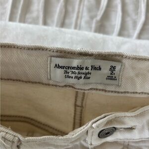 Abercrombie & Fitch Women’s Ultra High Rise 90s Straight Jean